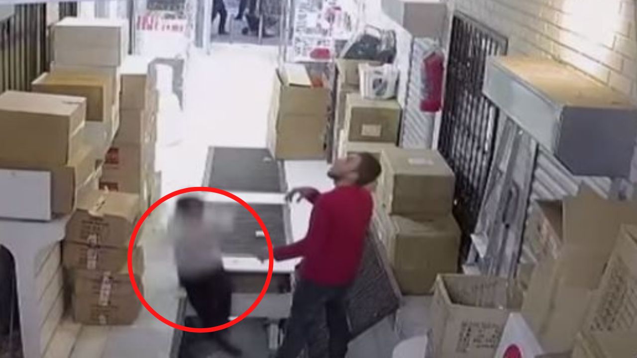 ¡Milagrosa salvada! Joven sufre tremenda caída en un agujero por ir viendo el celular