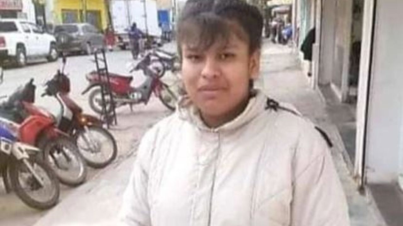 Le dijo a su papá que iba a la escuela y apareció muerta; su novio la habría matado a golpes