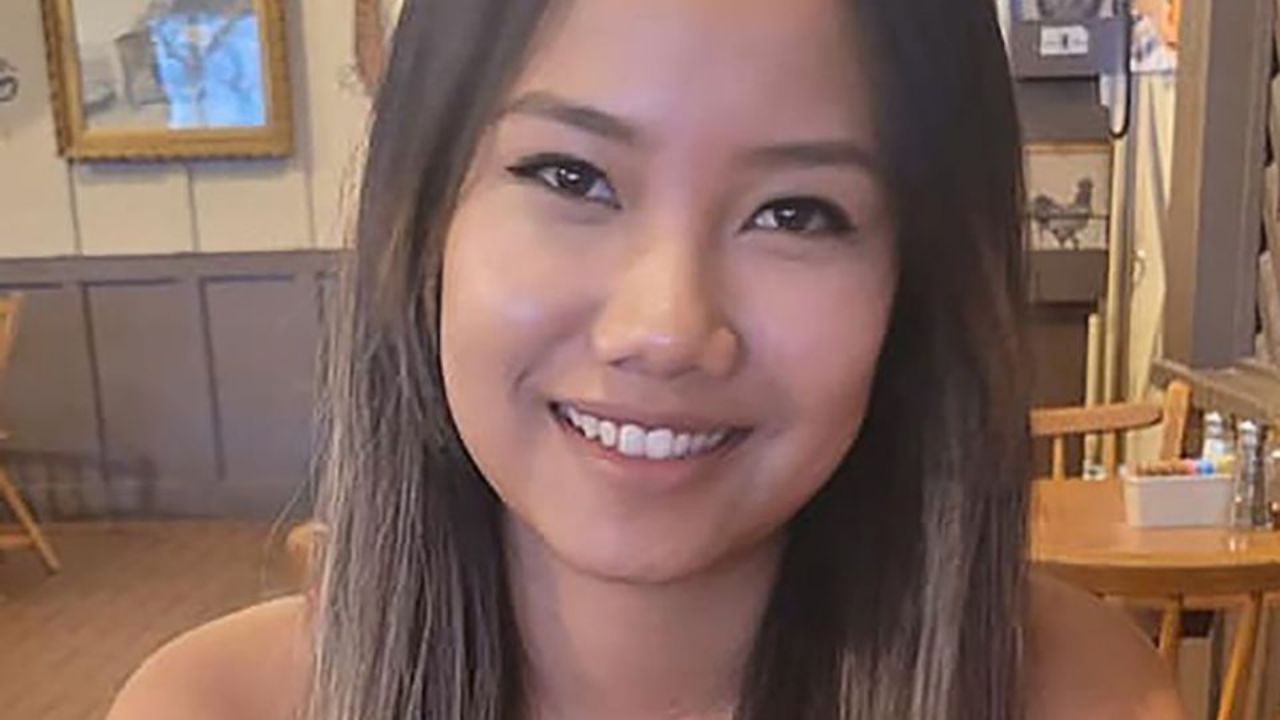 ¡Por equivocación! Mujer estaba trabajando y adolescentes la mataron a disparos