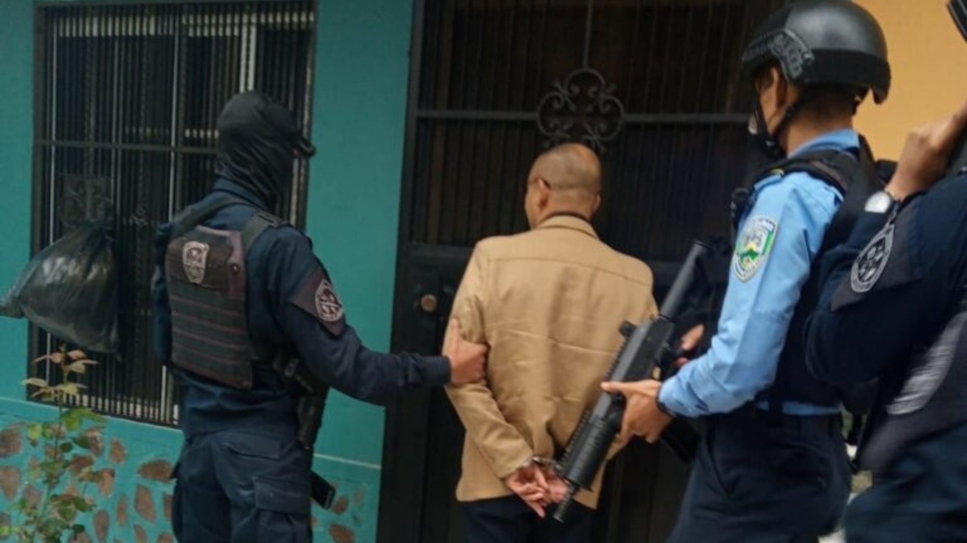 ¿Dónde será la audiencia inicial contra fiscal acusado de mandar a matar a su esposa Karen Almendárez?