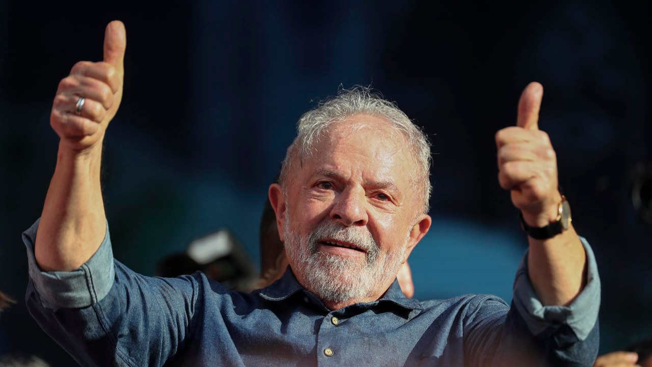 Lula obtiene el 51 % de intención de voto en primer sondeo para el balotaje