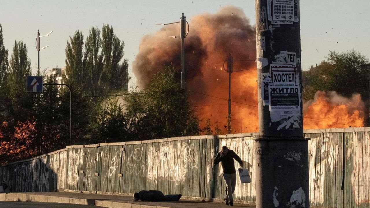 Nueve civiles muertos en Ucrania por drones suicidas y misiles