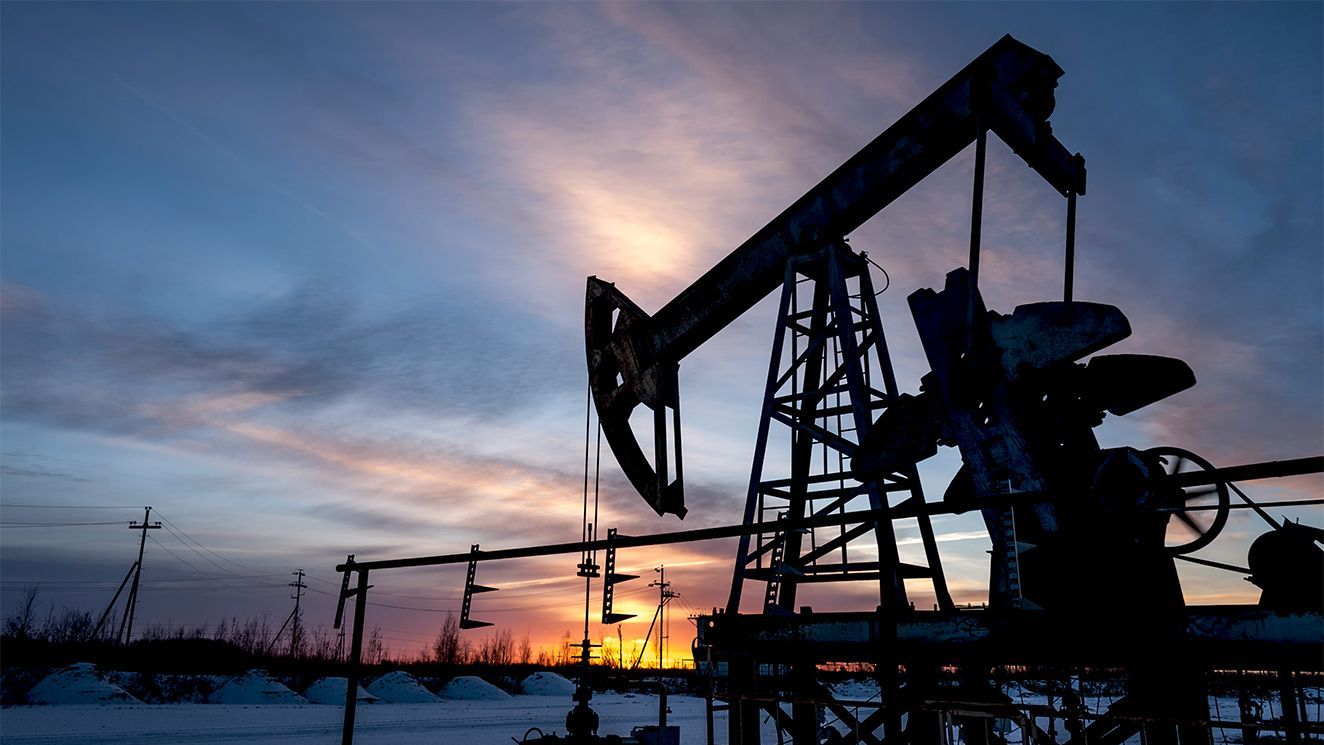 Petróleo de Texas sube un 4.7 % y cerró semana por encima de los 90 dólares