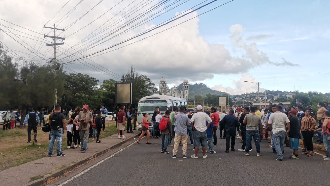 'Un varón se subió y le disparó': sicario mata a conductor de rapidito en Tegucigalpa