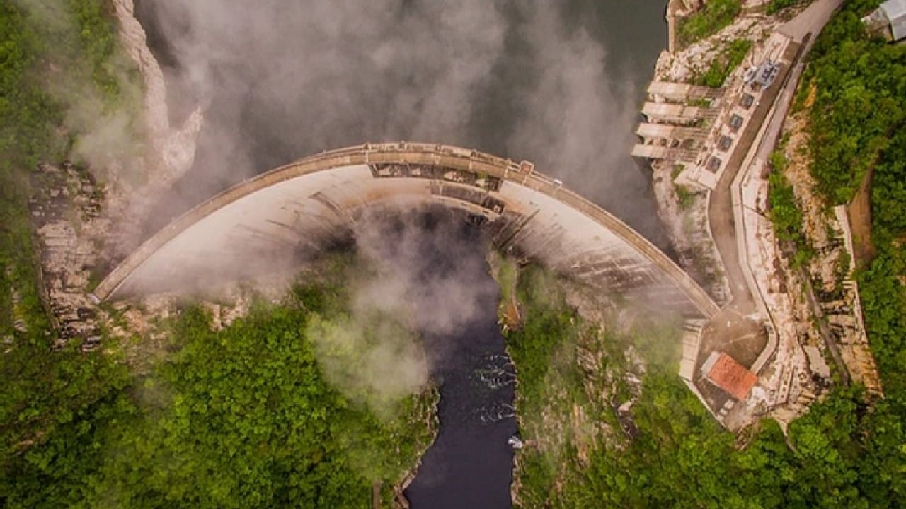 ENEE anuncia descarga de la represa 'El Cajón' para evitar inundaciones por Julia