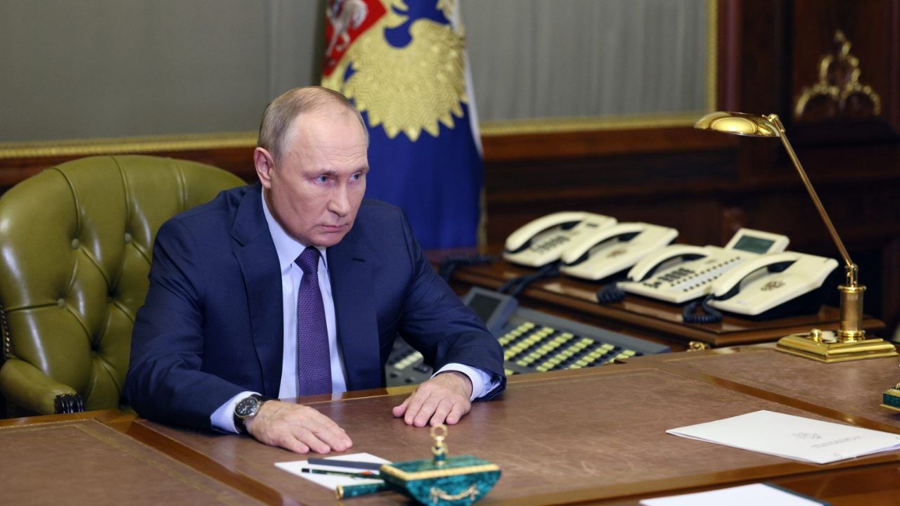Rusia pone rostro al ataque en el puente de Crimea y detiene a ocho sospechosos