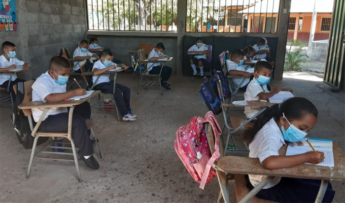 Colapso en sistema educativo: Se incrementa pobreza de conocimiento en español y matemáticas; ¡generación perdida!