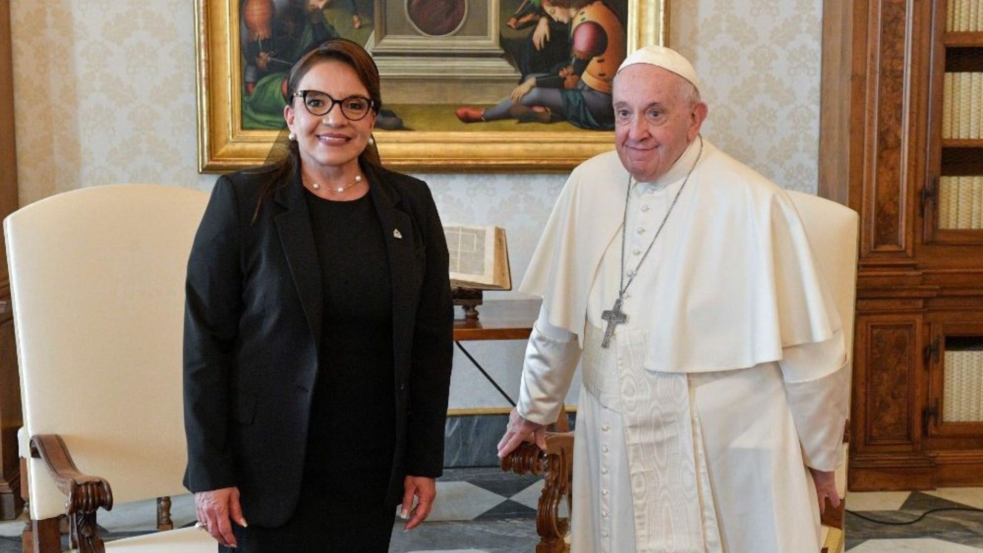 La presidenta Xiomara Castro abordó una extensa temática en su encuentro con el papa Francisco