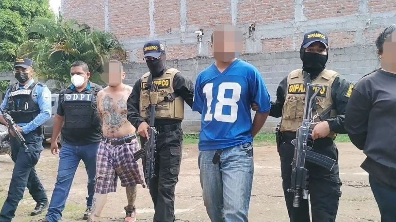 Capturan a tres supuestos miembros de la pandilla Barrio 18 en San Jerónimo, Comayagua