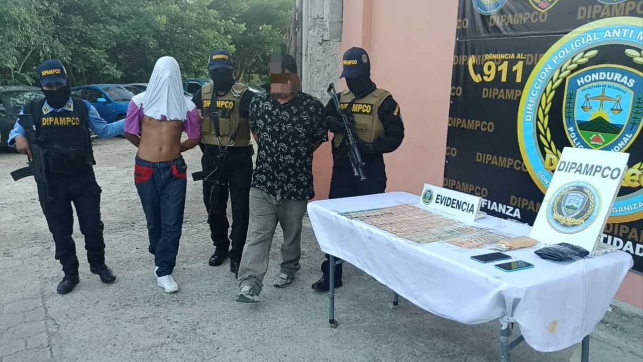 Transportistas que días antes protestaban contra la extorsión cobraban el impuesto a sus compañeros de punto