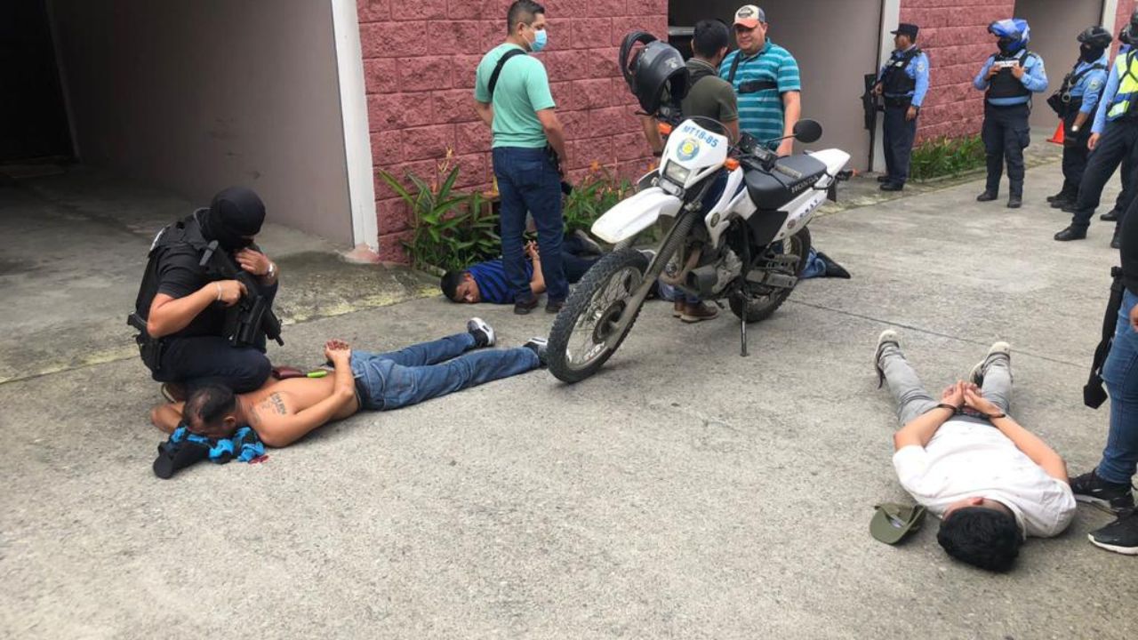 Fotos: Rescatan en motel a hondureña secuestrada por la que pedían L 10 millones; hay cuatro detenidos