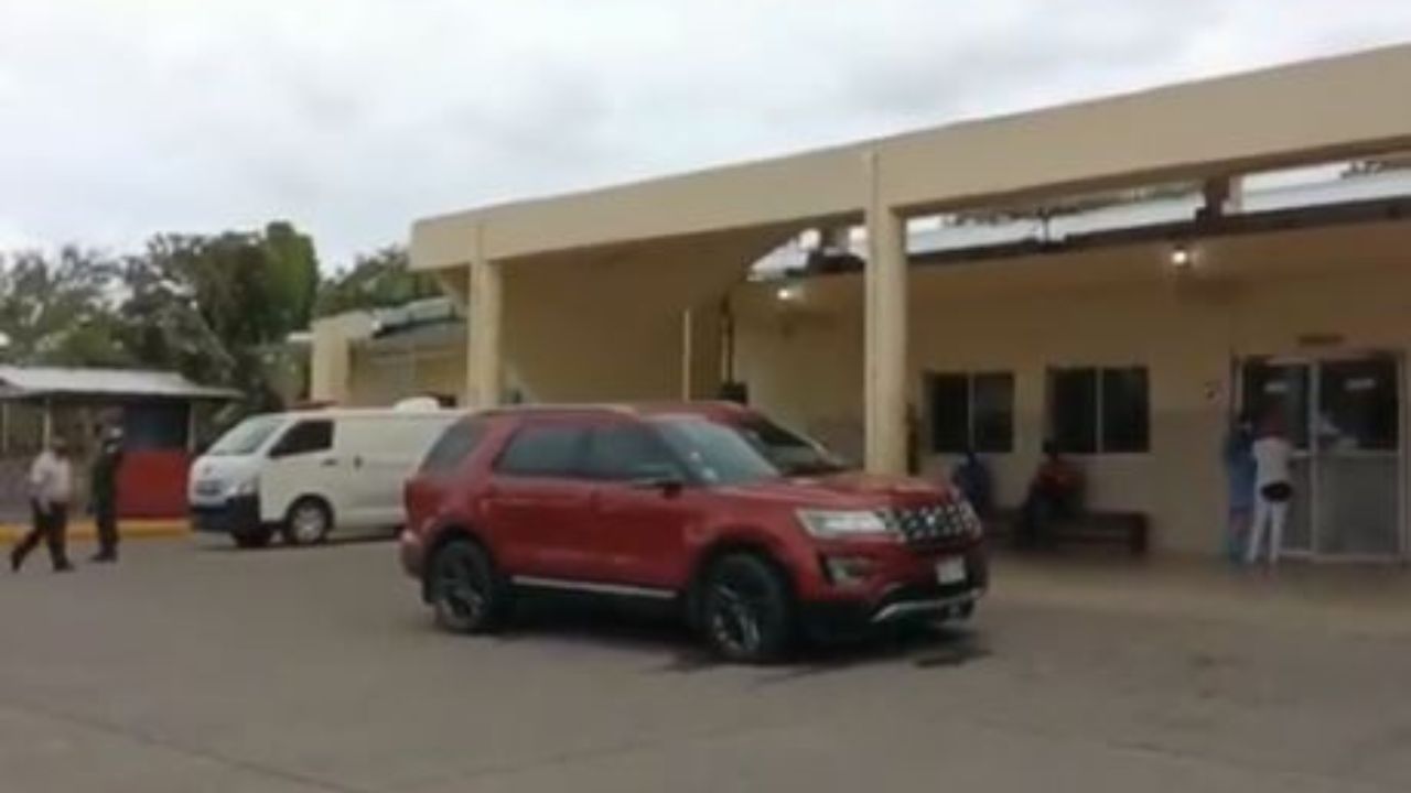 Atentan y hieren a médico hondureño cuando ingresaba al Hospital General Atlántida