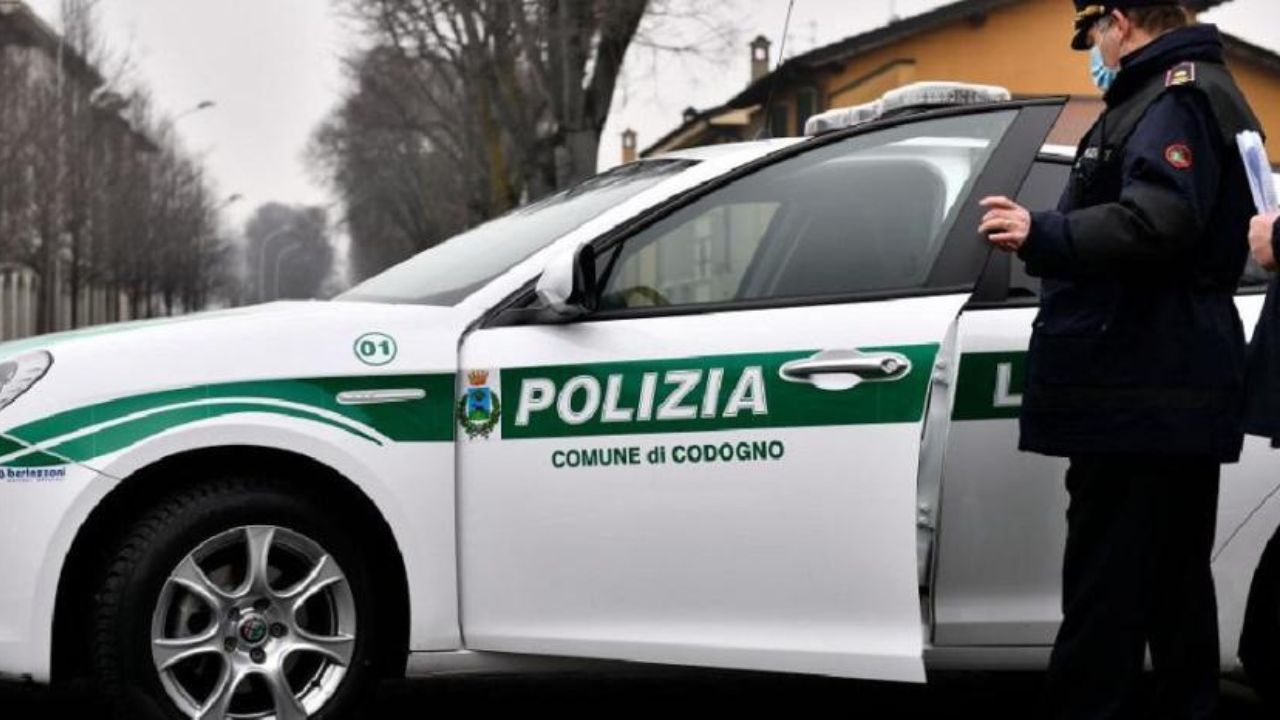 Hombre mata a su esposa e intenta estrangular a uno de sus hijos