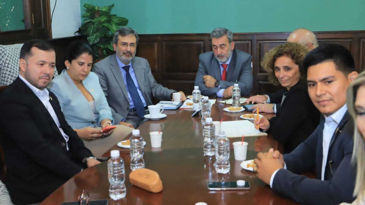 MOI se reunió con Comisión de Transparencia del CN tras no hacerlo con la Junta Directiva