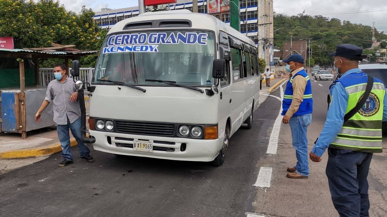 Anuncian operativos para sancionar a transportistas que incrementen pasaje a usuarios de buses urbanos