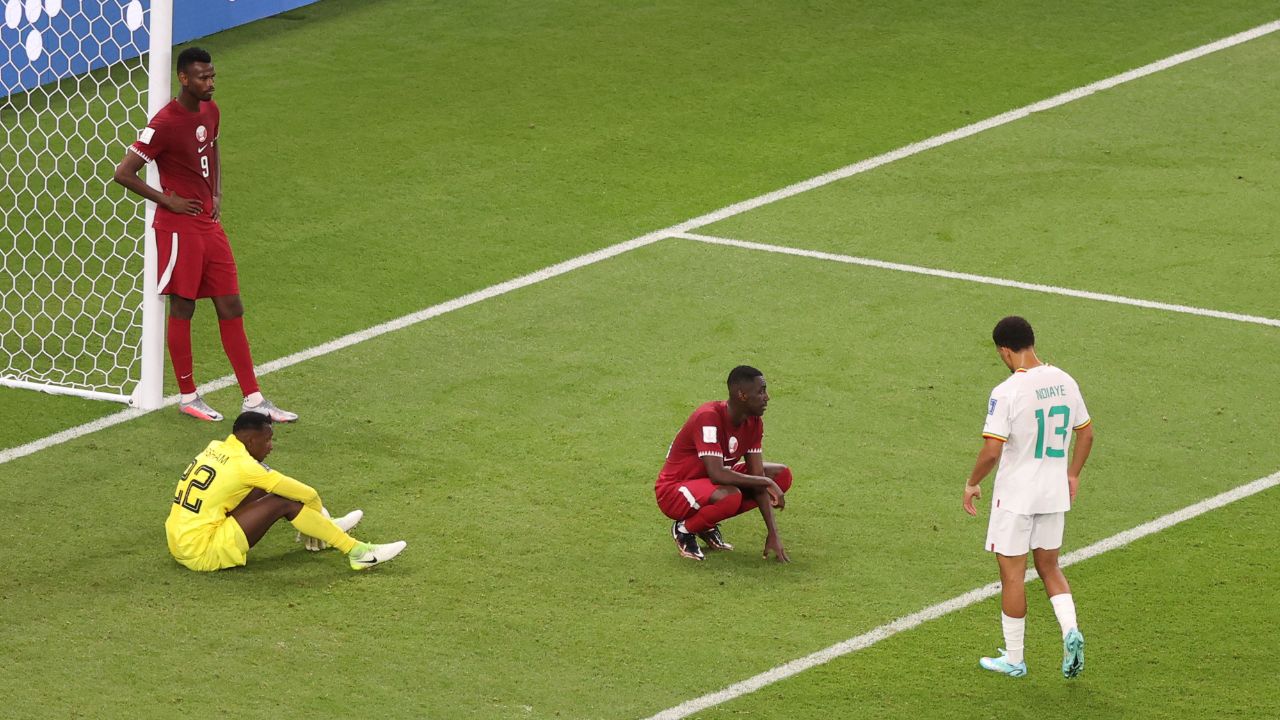 Qatar cae 1-3 ante Senegal y está a punto de despedirse de su Mundial