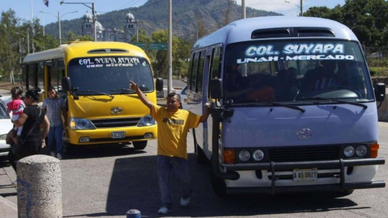 En suspenso cobro de L 3.00 al pasaje del transporte urbano; dirigentes piden reunión con Xiomara Castro