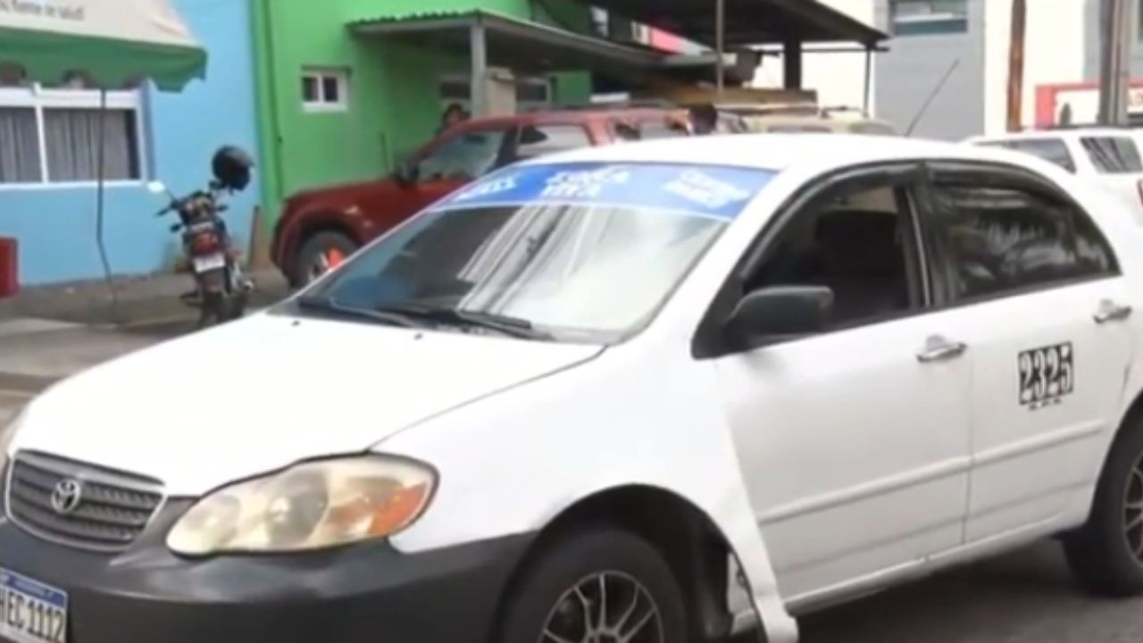 Criminales en moto disparan contra taxista en San Pedro Sula