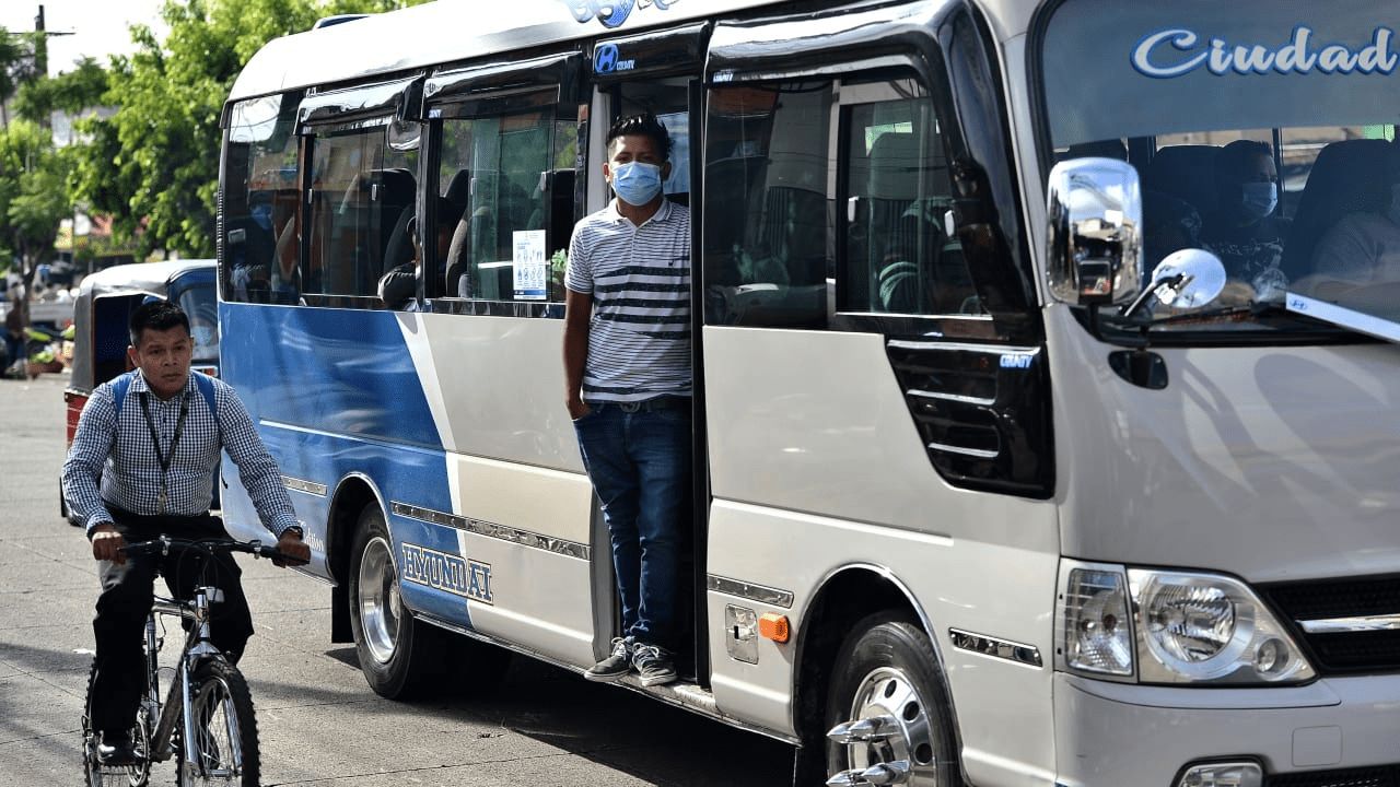 'No hay paro, ni incremento al pasaje', aclara dirigente de transporte Jorge Lanza