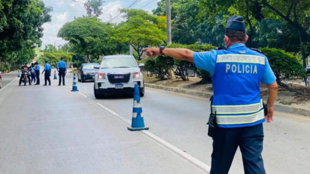 ¡Atención! DNVT hace importante anuncio para conductores hondureños con permisos de conducir vencidos