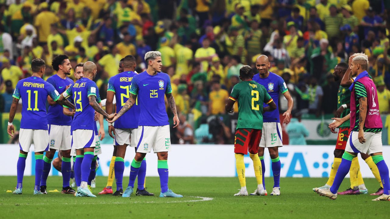 Brasil pierde contra Camerún pero clasifica como primero de su grupo