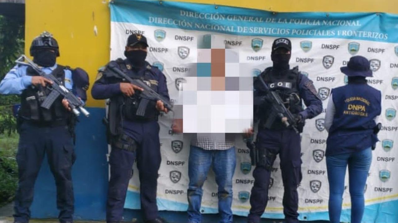 Policía Nacional captura a  individuo en posesión de armamento militar