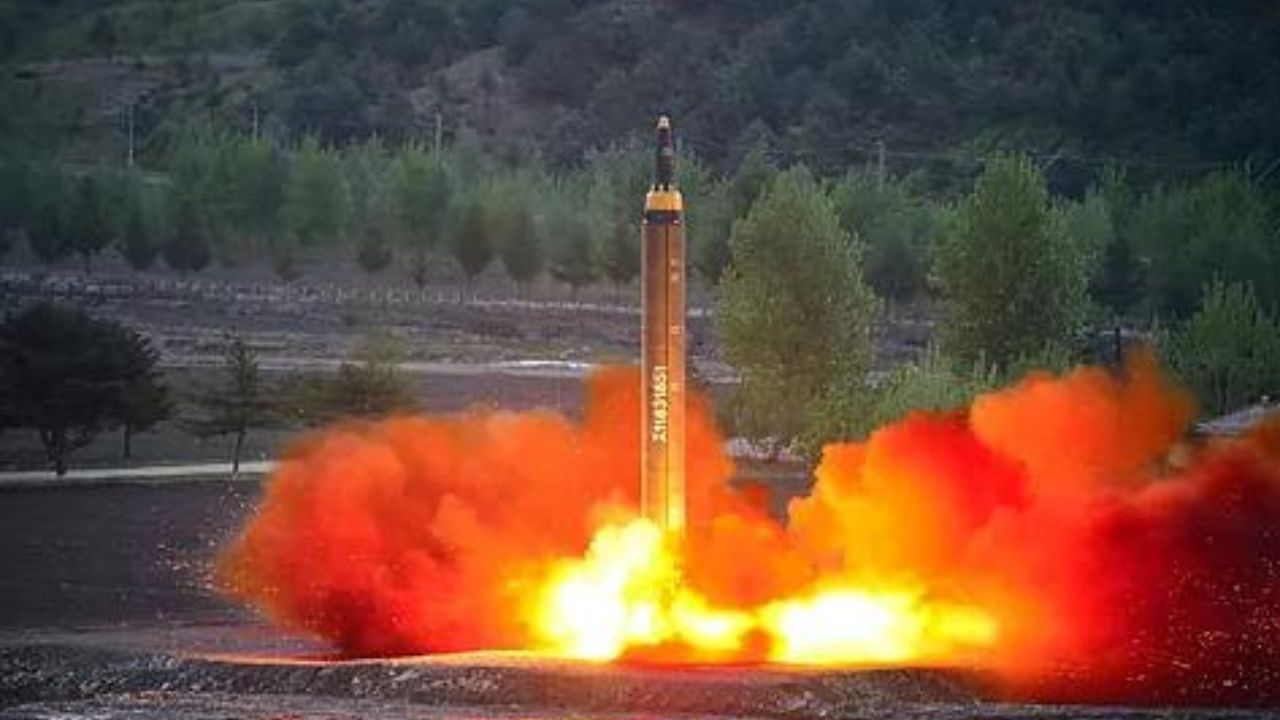 Corea del Norte lanza misil balístico al mar de Japón