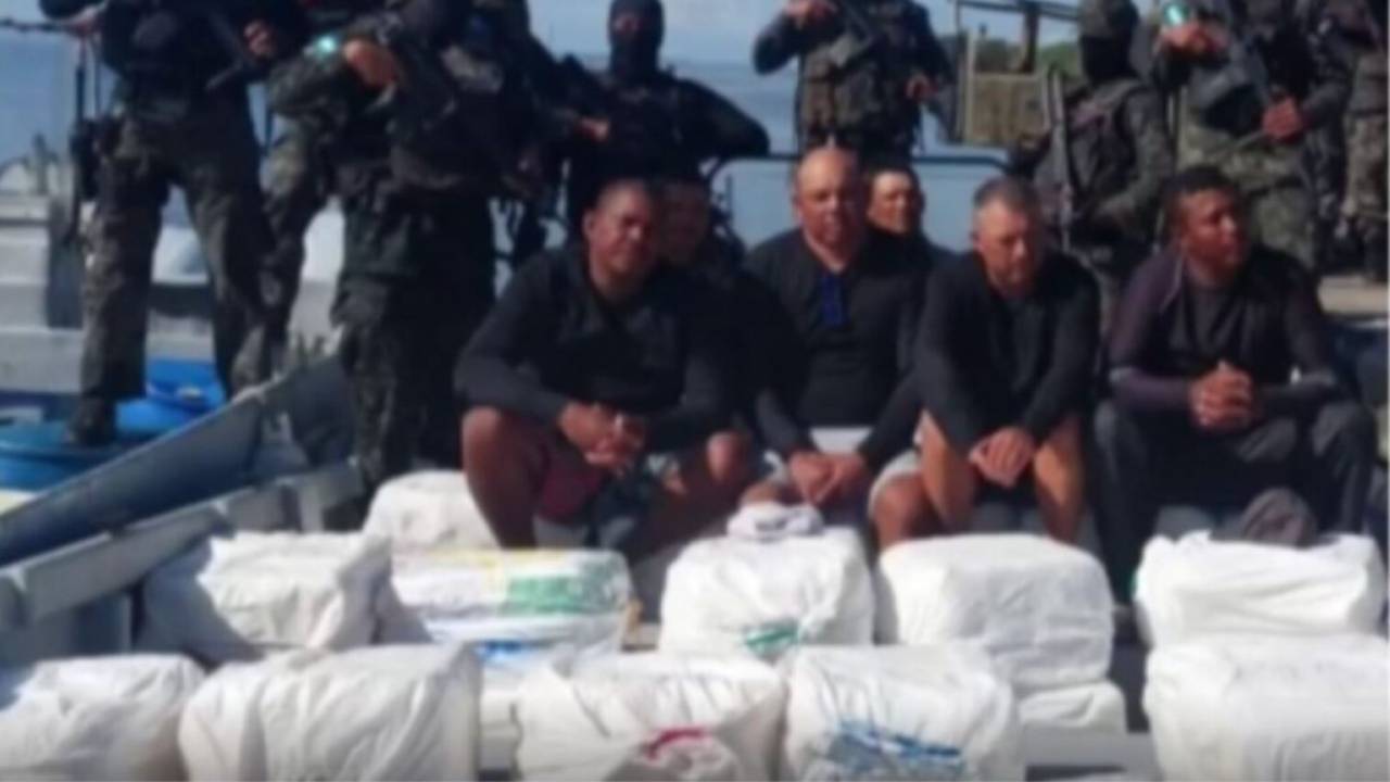 Capturan a seis personas con una tonelada de supuesta cocaína en embarcación en Gracias a Dios