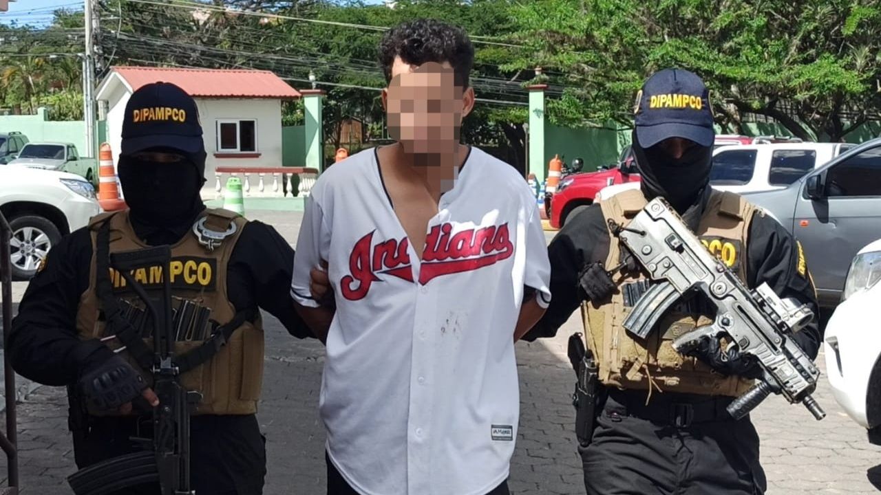 Capturan a supuesto mayor extorsionador de zona turística en Valle de Ángeles