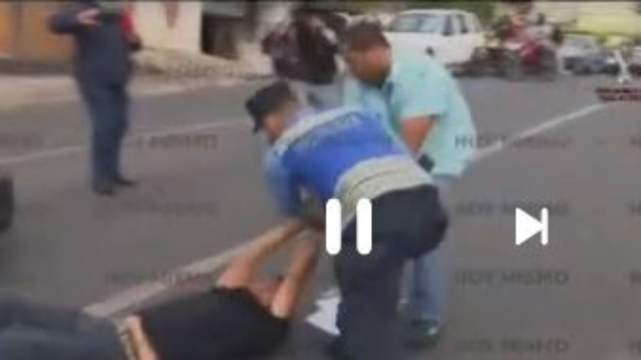 'Si te vas, te quiebro el vidrio': esto originó la pelea a machetazos entre conductores frente a policías