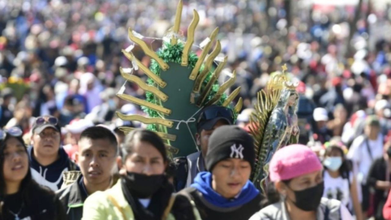 Niño de 5 años muere tras sacar su cabeza por ventanilla de bus y estrellarse contra poste