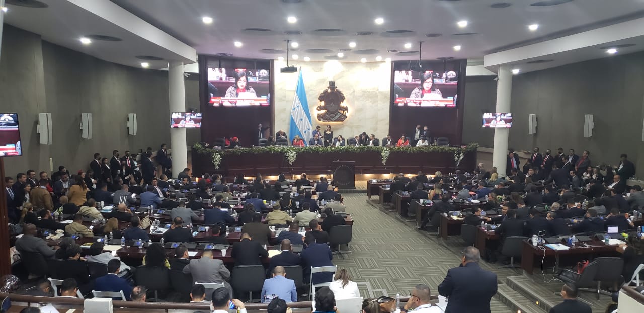 Falla intento de elegir a la CSJ en primera sesión del Congreso