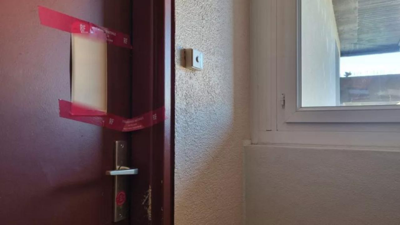 Dantesco hallazgo de dos bebés muertos en un apartamento, uno estaba dentro de una maleta