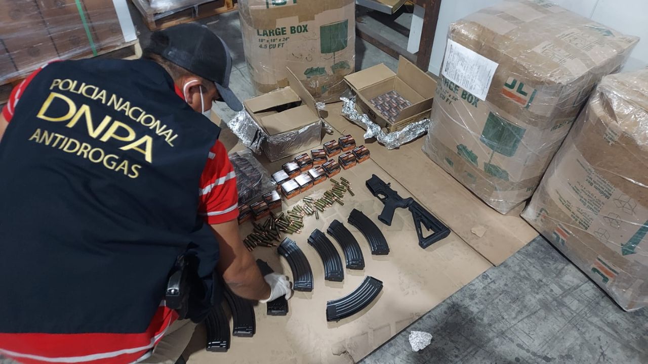 SPS: Decomisan fuerte cargamento de armas y municiones procedentes de EE. UU.