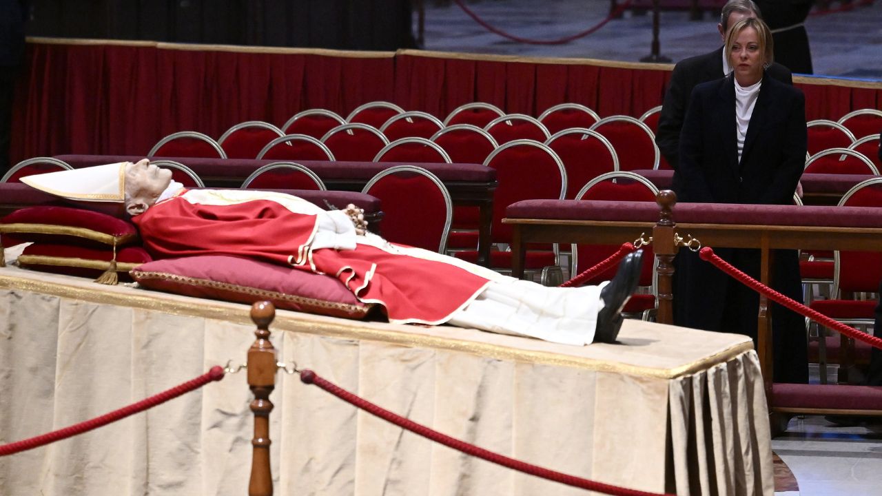 Benedicto XVI será enterrado en la antigua tumba de Juan Pablo II