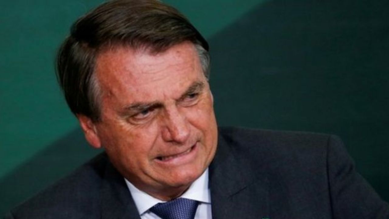 Hospitalizan a Jair Bolsonaro en Orlando por dolores abdominales