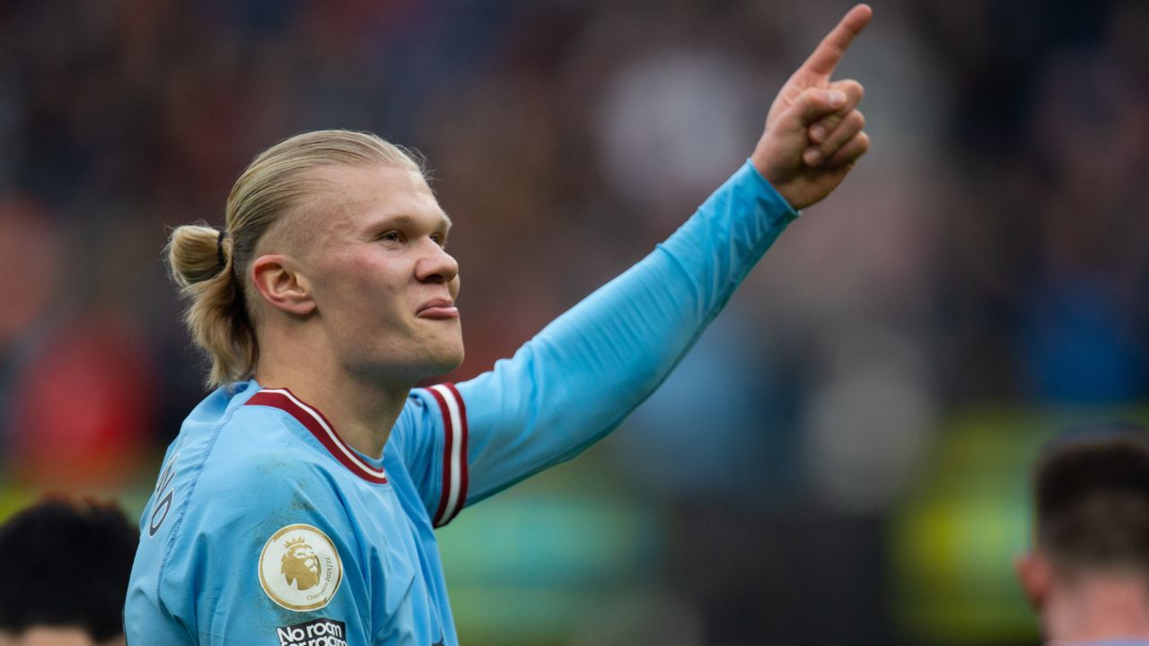 'Hat trick' de un Erling Haaland enrachado le da tres puntos a Manchester City en Premier League