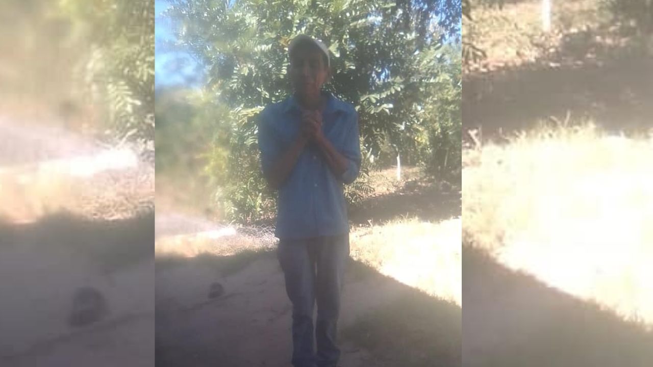 ¡Conmovedor! Hombre ora por la salud de su esposa con cáncer, en El Negrito, Yoro