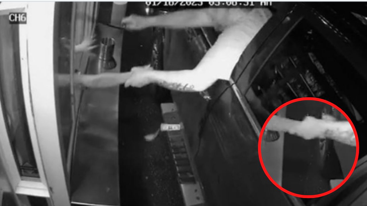 ¡Nuevo método de secuestro! Hombre intenta retener a barista  desde el autoservicio