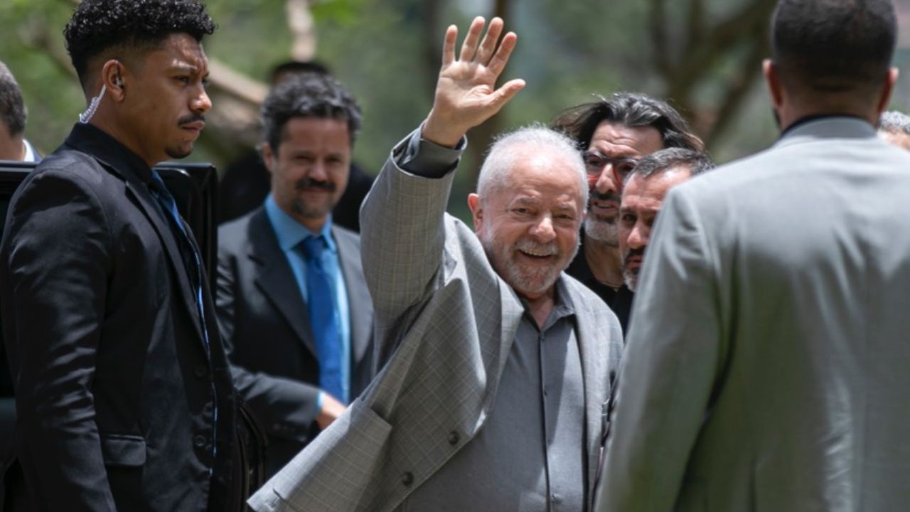 Lula es recibido en el Congreso para jurar como nuevo presidente de Brasil