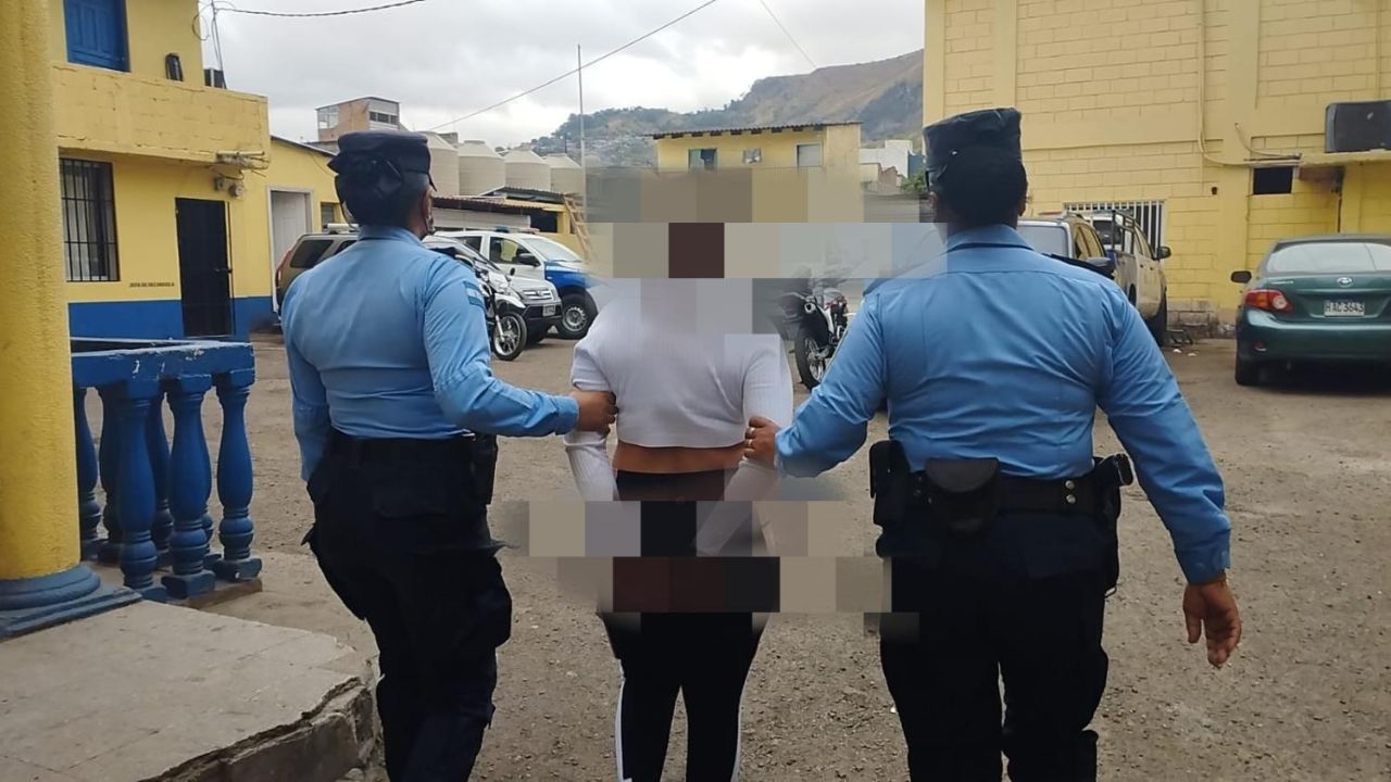 Detienen en Tegucigalpa a una joven de 15 años por maltrato familiar contra su madre