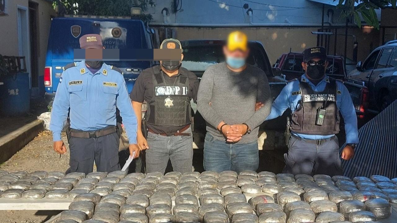 Policía decomisa unas 300 libras de supuesta marihuana en La Ceiba