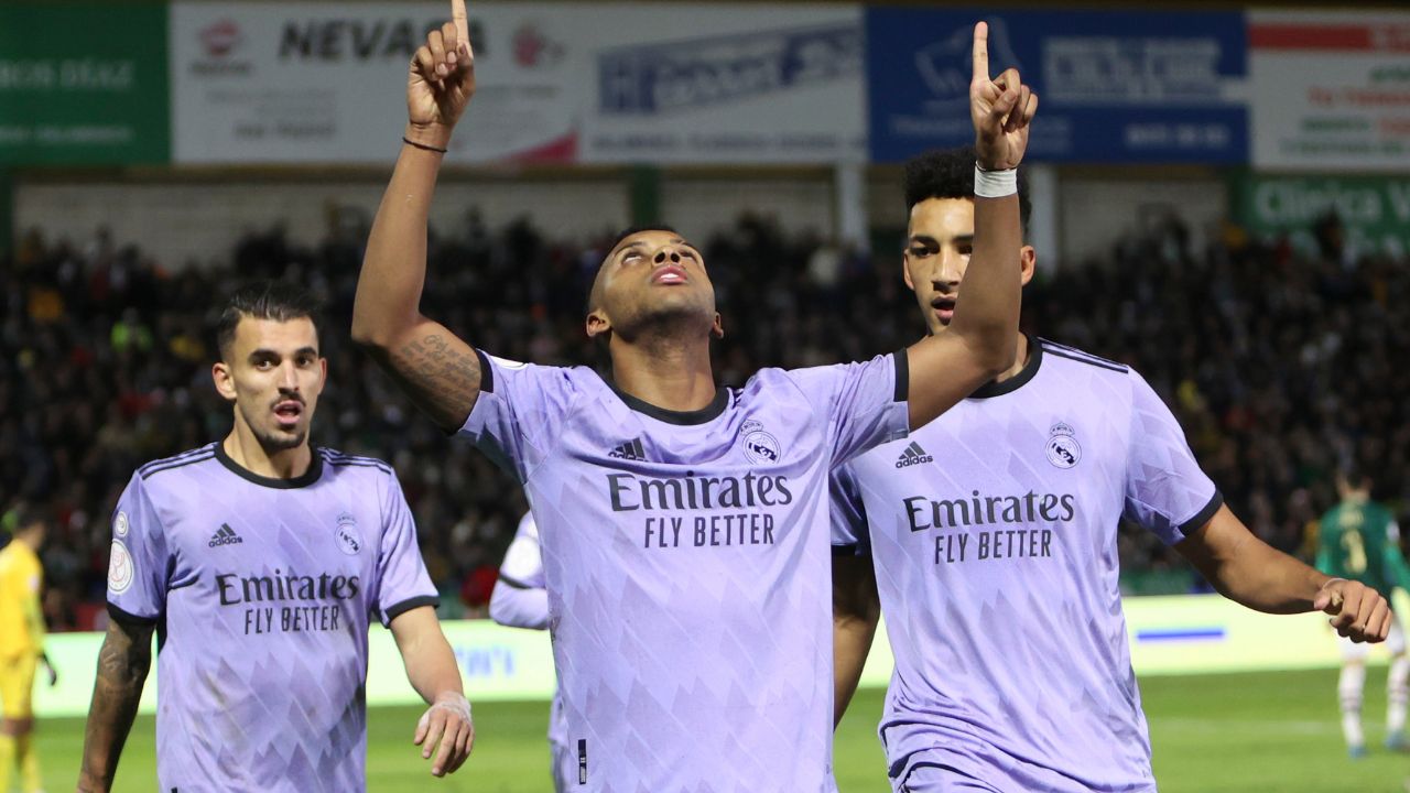 Real Madrid sufre ante Cacereño, pero clasifica a octavos en Copa del Rey