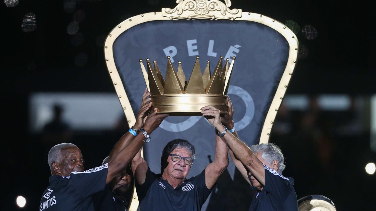 Santos rinde homenaje a Pelé en la primera jornada del Campeonato Paulista