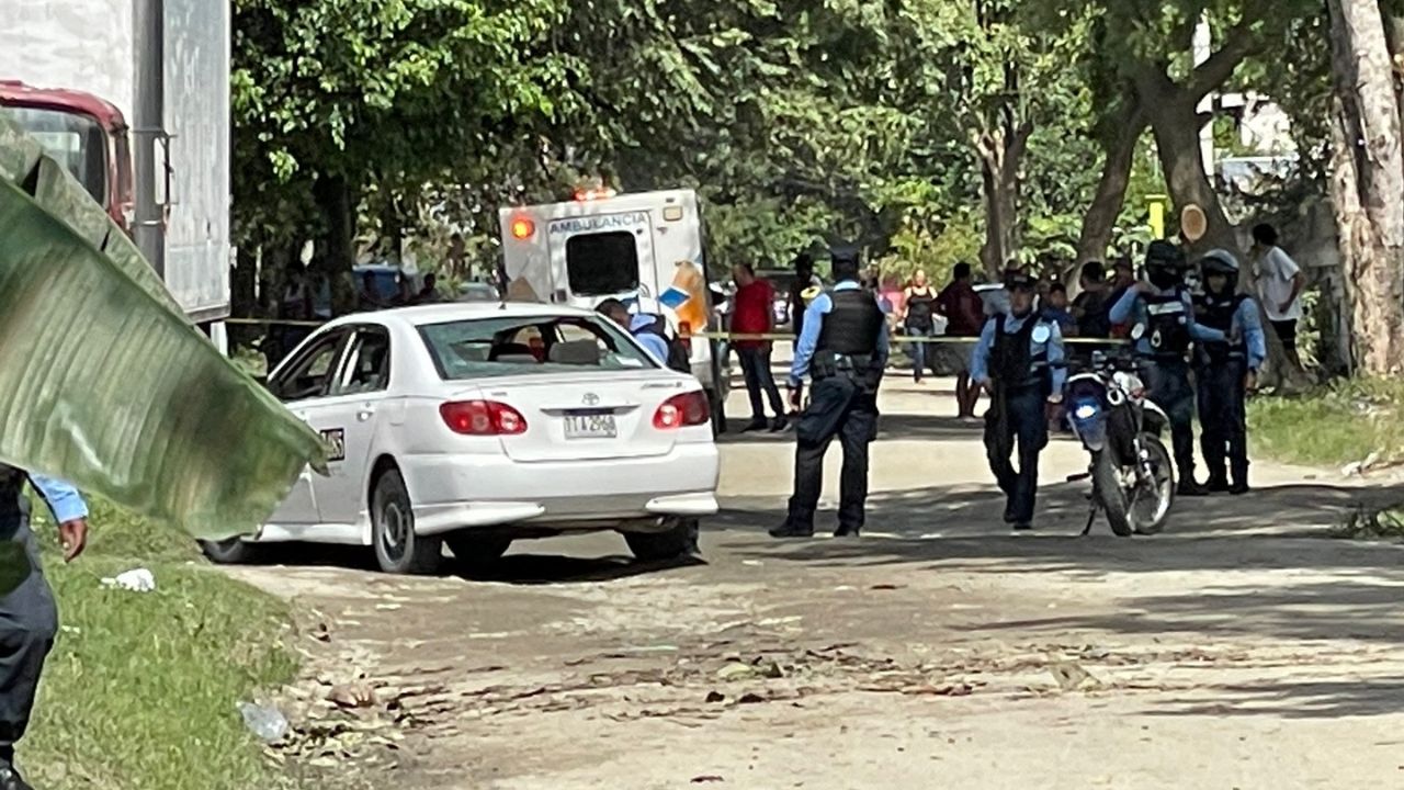 Identifican a taxista asesinado por sicarios en moto frente a una escuela en San Pedro Sula