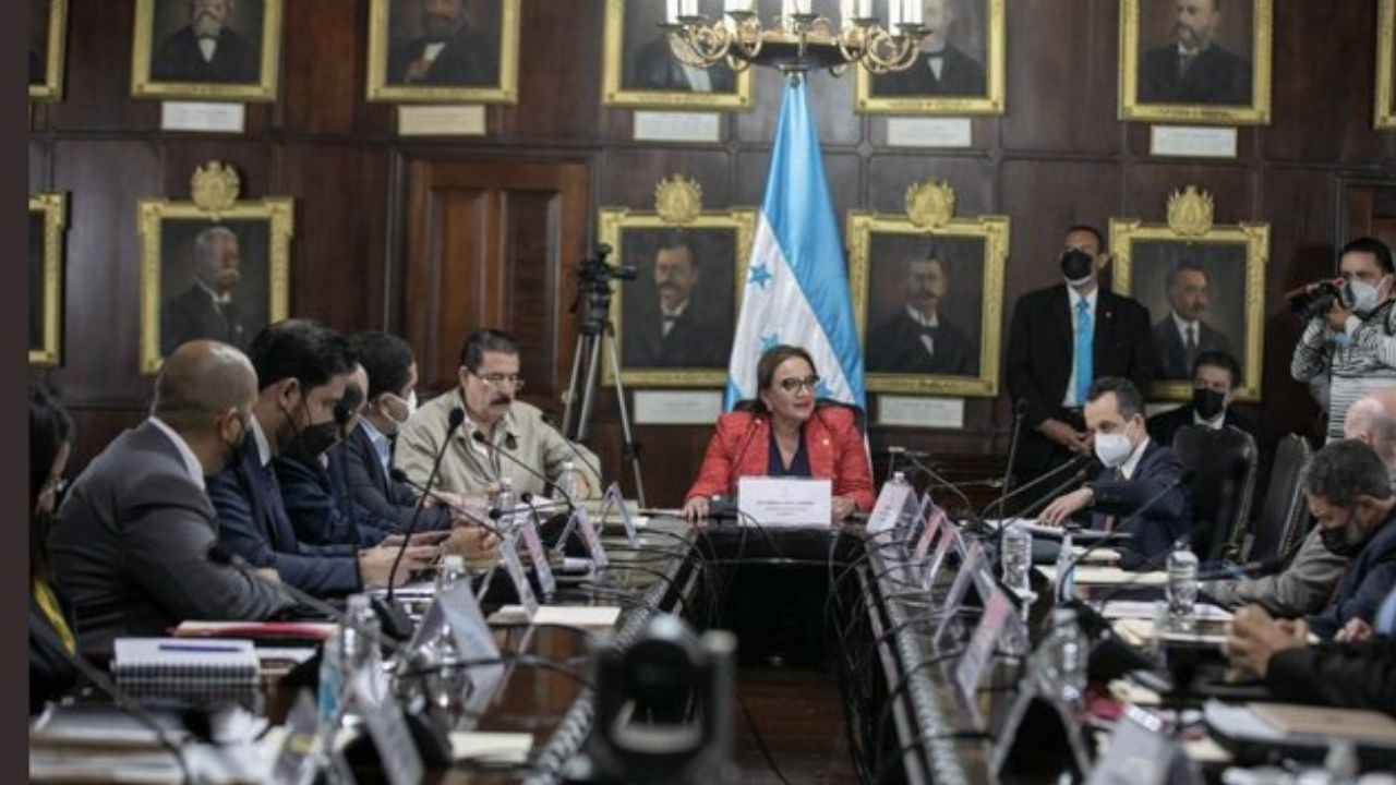 Imagen de Editorial HRN: Piñata salarial y una incumplida promesa de austeridad