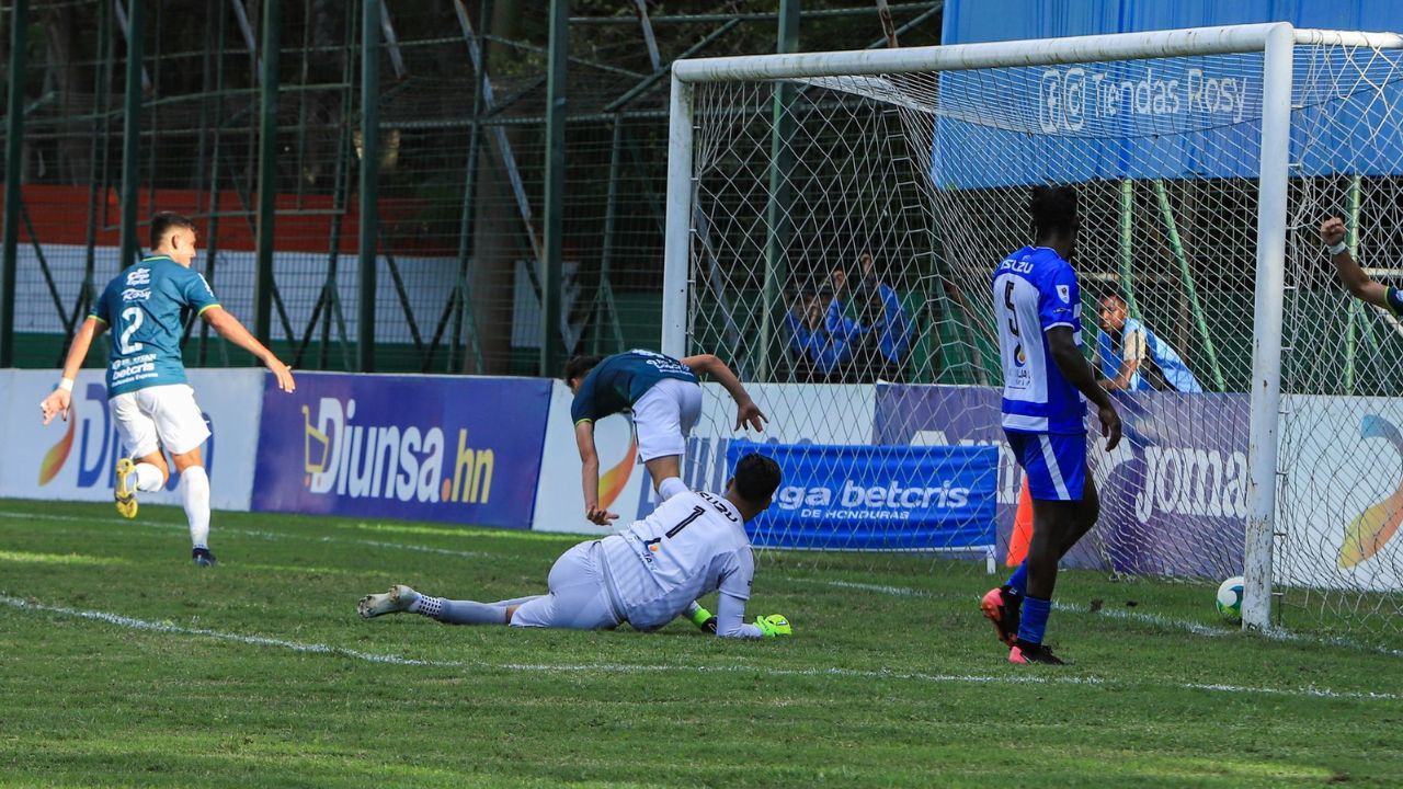 Así celebró el Chelito Martínez su segundo gol en Marathón