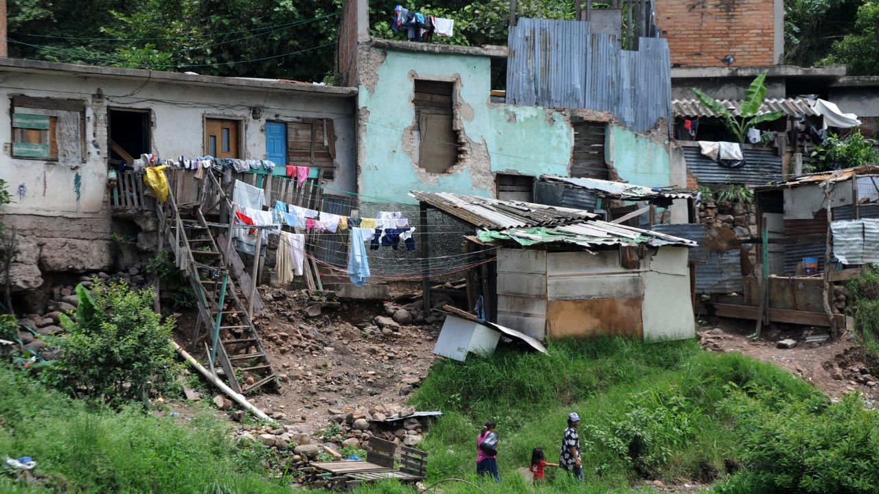 Alrededor de 25,000 millones de lempiras anuales invertidos en alivio a rezago social