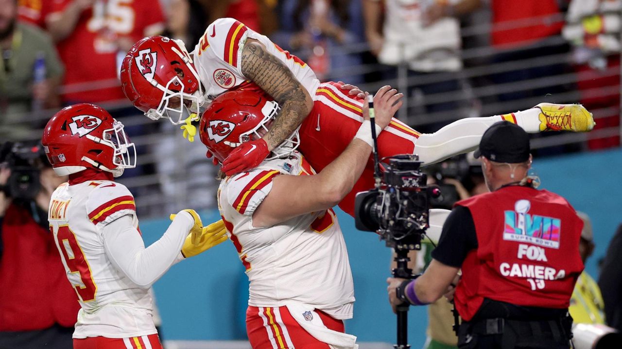 Chiefs conquistan el Super Bowl ante Eagles con una enorme remontada