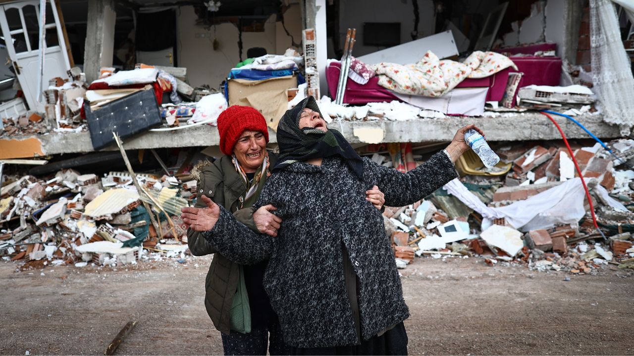 Imagen de Suben a más de 12,000 los muertos por los terremotos en Turquía y Siria